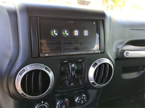 Used 2017 Jeep Wrangler Unlimited Sahara w/ Connectivity Group image 25