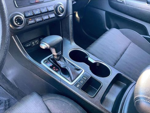 Used 2019 Kia Sportage LX image 19