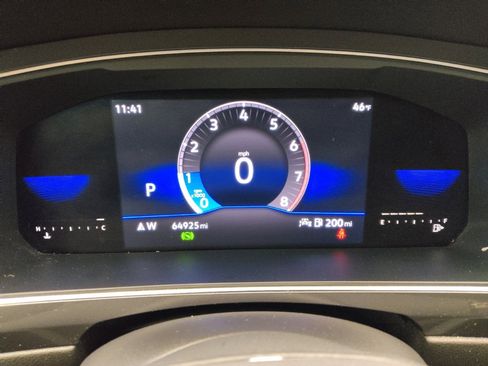 Used 2022 Volkswagen Tiguan SE w/ Panoramic Sunroof Package image 23