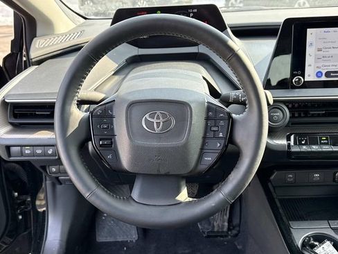 Used 2025 Toyota Prius XLE image 18