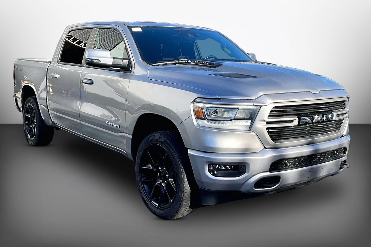 Used 2023 RAM 1500 Laramie AWD/4WD image 2