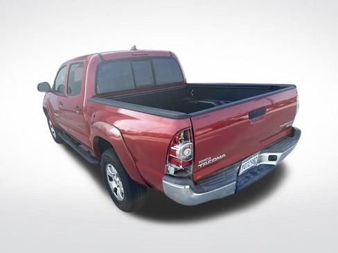 Used 2015 Toyota Tacoma PreRunner w/ SR5 Package RWD image 12