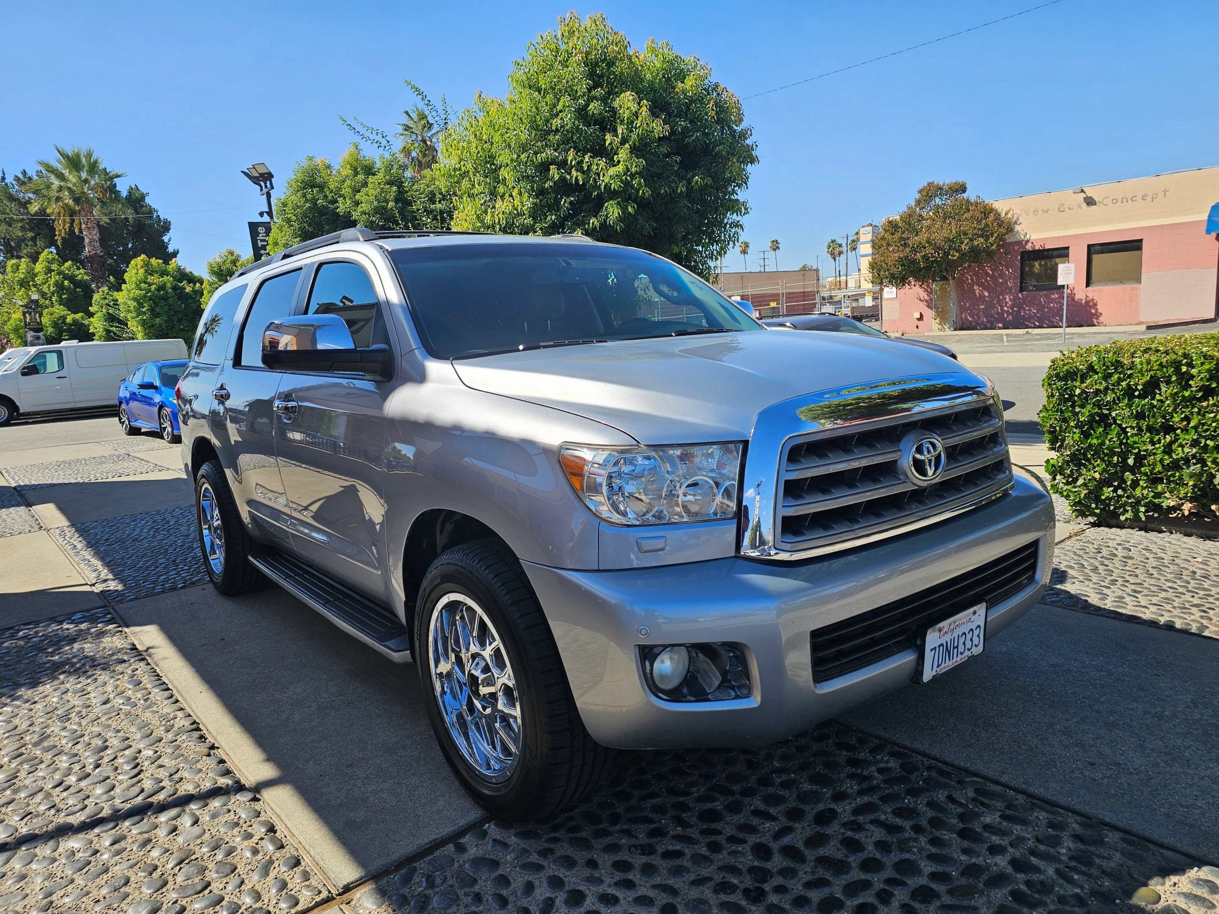 Used 2013 Toyota Sequoia Limited AWD/4WD image 3