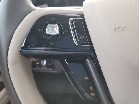 Certified 2024 Lincoln Corsair FWD w/ Equipment Group 101A image 28