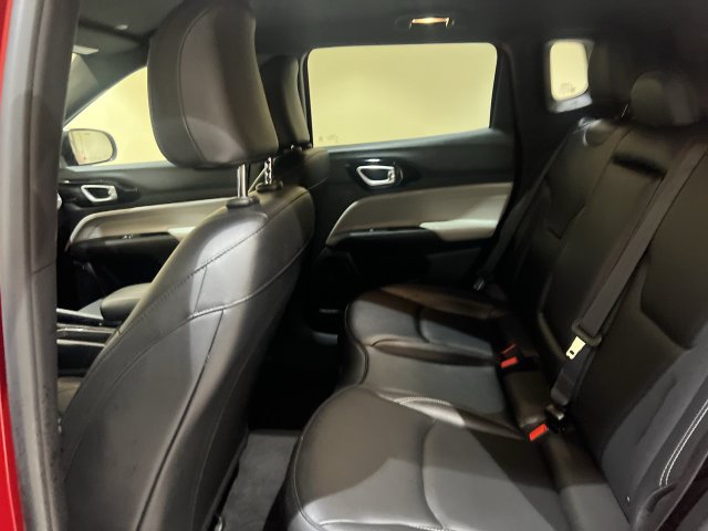 Used 2025 Jeep Compass Limited AWD/4WD image 22