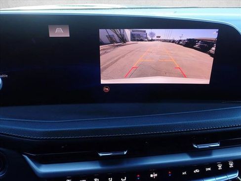 Used 2024 Cadillac XT4 Premium Luxury image 17