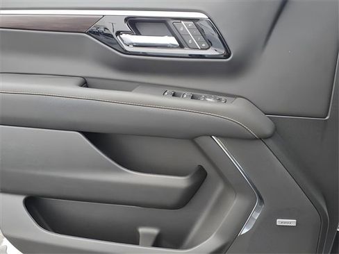 New 2026 Chevrolet Suburban Premier image 14