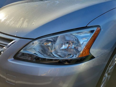 Used 2015 Nissan Sentra S image 5