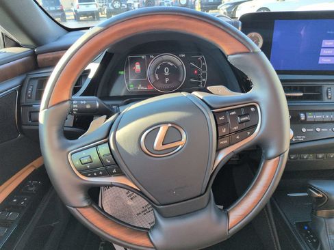 Used 2025 Lexus ES 300h Ultra Luxury w/ Accessory Package (Z1) FWD image 14
