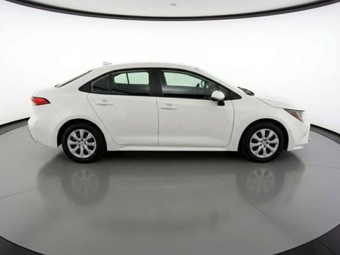 Used 2025 Toyota Corolla LE image 6