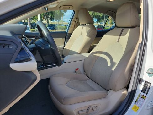 Used 2020 Toyota Camry LE image 16