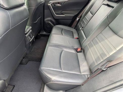 Used 2019 Toyota RAV4 XLE Premium FWD image 17