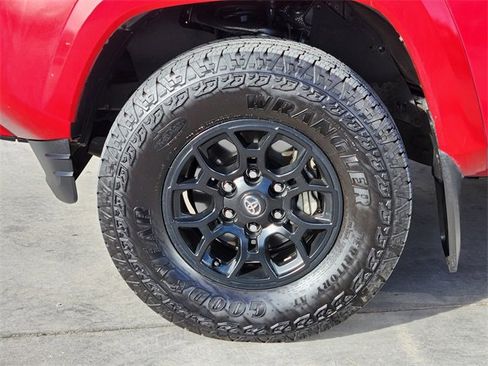 Used 2022 Toyota Tacoma SR5 image 11