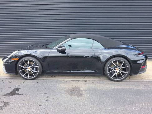 Certified 2025 Porsche 911 Carrera image 2