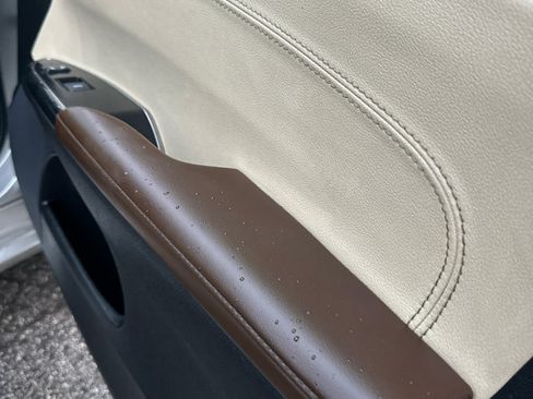 Used 2018 Toyota Avalon Touring image 37