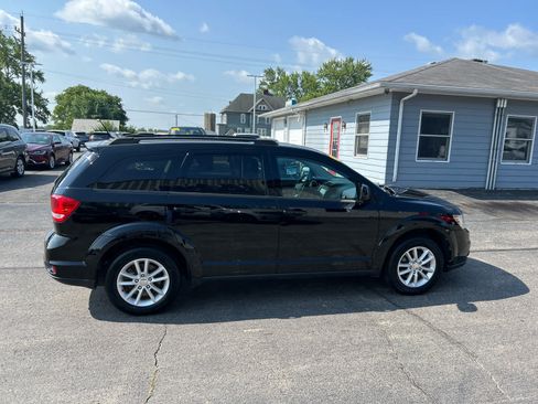 Used 2015 Dodge Journey SXT w/ Flexible Seating Group FWD image 2