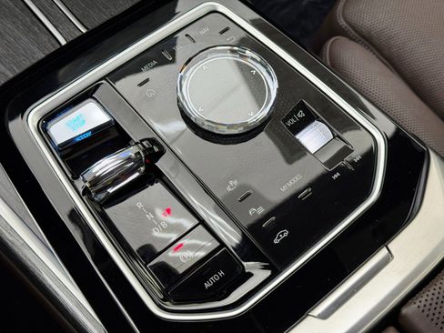 Used 2023 BMW i7 xDrive60 w/ Executive Package 2 image 32