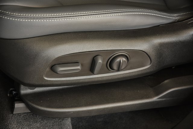 Used 2023 Buick Enclave Essence w/ Experience Buick Package FWD image 16
