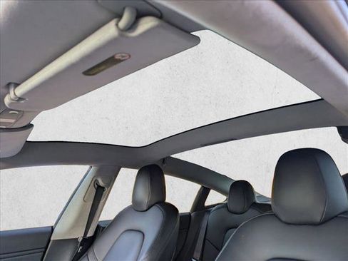 Used 2017 Tesla Model 3 Long Range image 17