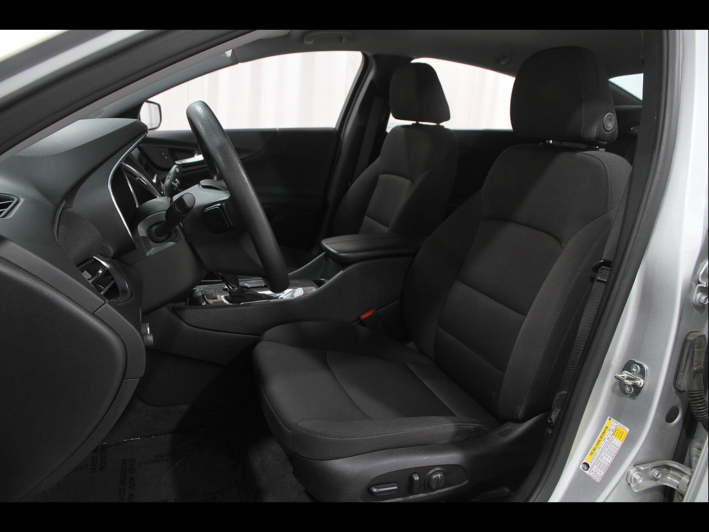 Used 2019 Chevrolet Malibu LT w/ Driver Confidence Package FWD image 5