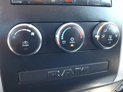Used 2012 RAM 1500 Classic SLT image 7