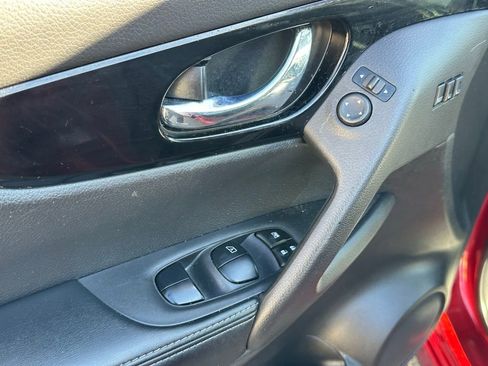 Used 2021 Nissan Rogue Sport SL w/ Premium Package image 15