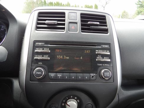 Used 2014 Nissan Versa Note SV w/ Convenience Package FWD image 16