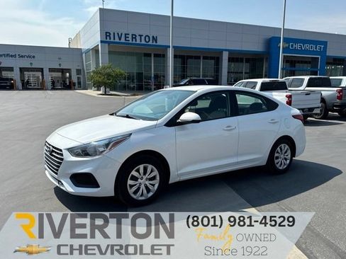 Used 2022 Hyundai Accent SE FWD image 1