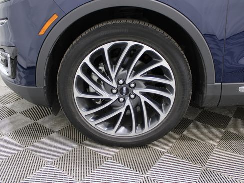 Used 2019 Lincoln Nautilus Reserve w/ Driver Assistance Package image 38