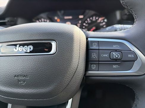 New 2026 Jeep Compass Limited image 18