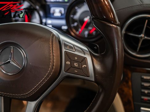 Used 2015 Mercedes-Benz SL 550 image 40