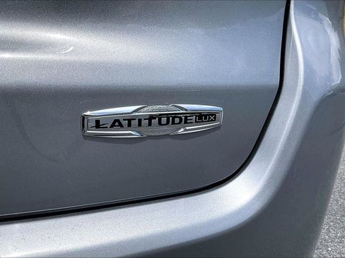 Certified 2022 Jeep Compass Latitude AWD/4WD image 9