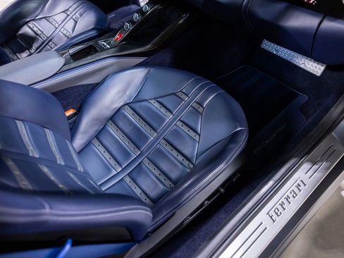 Used 2019 Ferrari 812 Superfast RWD image 30
