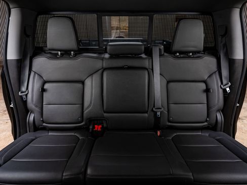 Used 2021 Chevrolet Silverado 1500 LT Trail Boss w/ Convenience Package II image 34