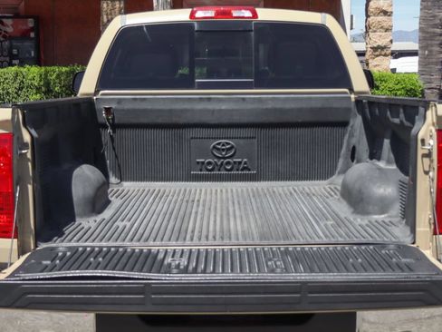 Used 2017 Toyota Tundra SR5 RWD image 8