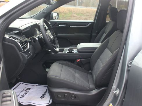 New 2025 GMC Acadia Elevation image 14