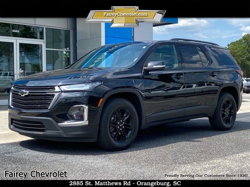 Used 2023 Chevrolet Traverse LT FWD image 1