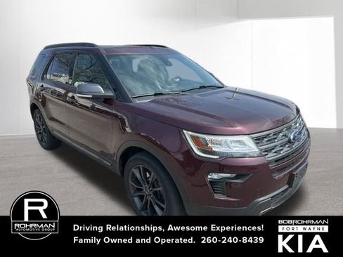 Used 2018 Ford Explorer XLT w/ Equipment Group 202A image 9