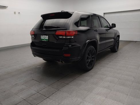 Used 2021 Jeep Grand Cherokee Laredo X RWD image 9