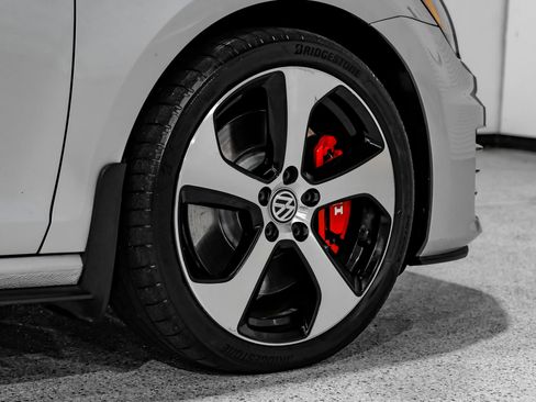 Used 2017 Volkswagen GTI SE FWD image 65