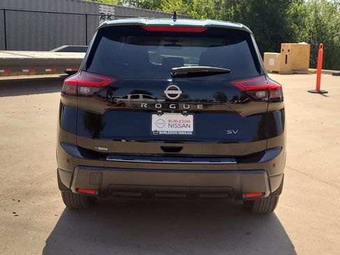 Certified 2024 Nissan Rogue SV FWD image 3