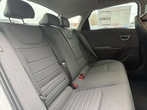 New 2025 Kia K4 EX image 16