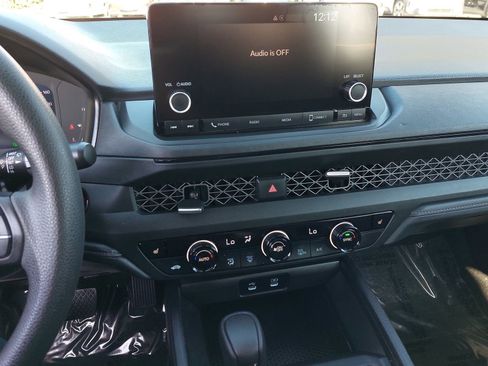 Used 2025 Honda Accord SE image 19