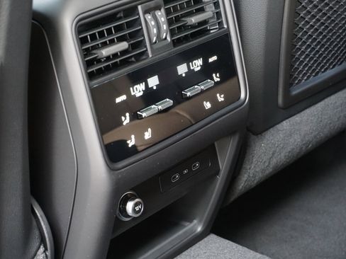 New 2026 Porsche Cayenne image 6