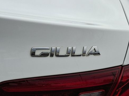 Used 2023 Alfa Romeo Giulia Veloce image 16