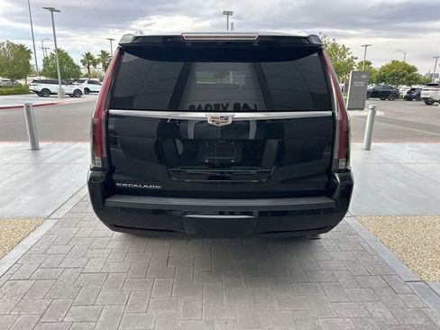 Used 2019 Cadillac Escalade Premium Luxury AWD/4WD image 6