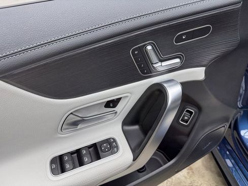 Used 2021 Mercedes-Benz CLA 35 AMG 4MATIC image 11