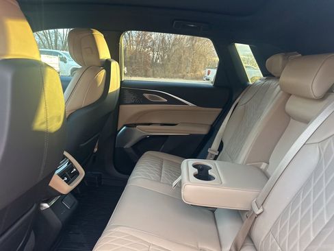 Certified 2025 Cadillac Lyriq Luxury image 9