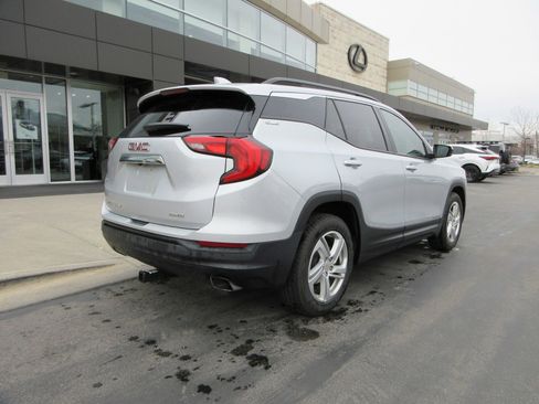 Used 2018 GMC Terrain SLE w/ Driver Convenience Package image 11