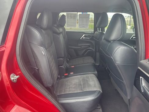 Used 2024 Mitsubishi Outlander FWD image 21